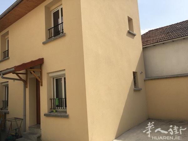 la courneuve。离地铁5分钟，一条街上大