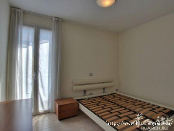 米兰，紫线Biccoca，精致一室一厅，全新装修，带阳台，租金799€（包物业水暖气）8月20起租