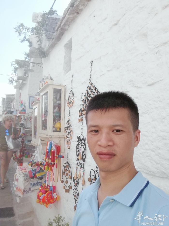 本人男  八五年 浙江瑞安人  在意大利  未婚  真心找有缘的你 结婚   一