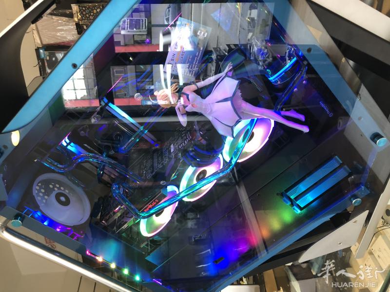 二次元、酷炫分体式水冷电脑主机定制组装,游戏电脑主机组装。