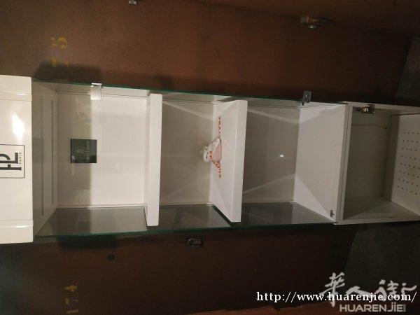 高档玻璃展示柜出让