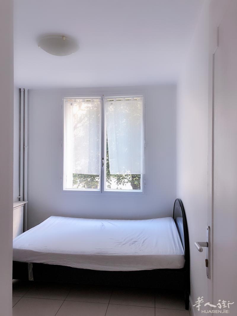 94省ivry sur seine 长租一个房间，可以提供住房证明问居留，无caf,出门就有地铁