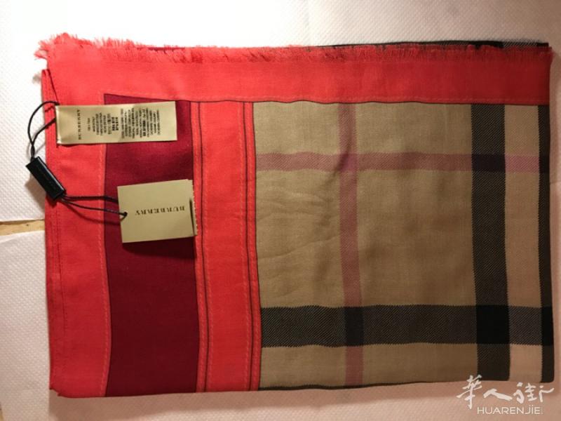 半价出售全新现货巴宝莉围巾正品