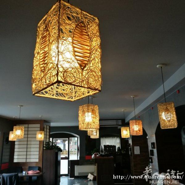 bergamo二手吊灯出售和两米七长冰箱，带工作台