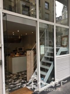 Paris(75008) 餐馆Saint Lazare附近2分钟路程 50平米小餐馆出售!