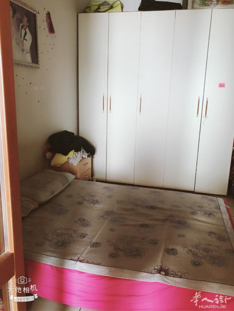 一房一厅，一车库出租➕大阳台，新房子，里面家具，拎