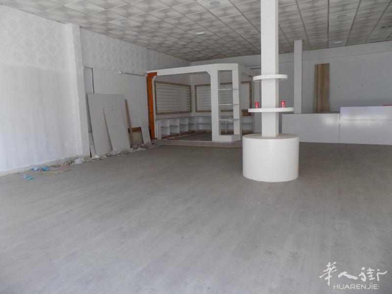 出租位于Cobo Calleja的商业楼宇 【2.500欧元】