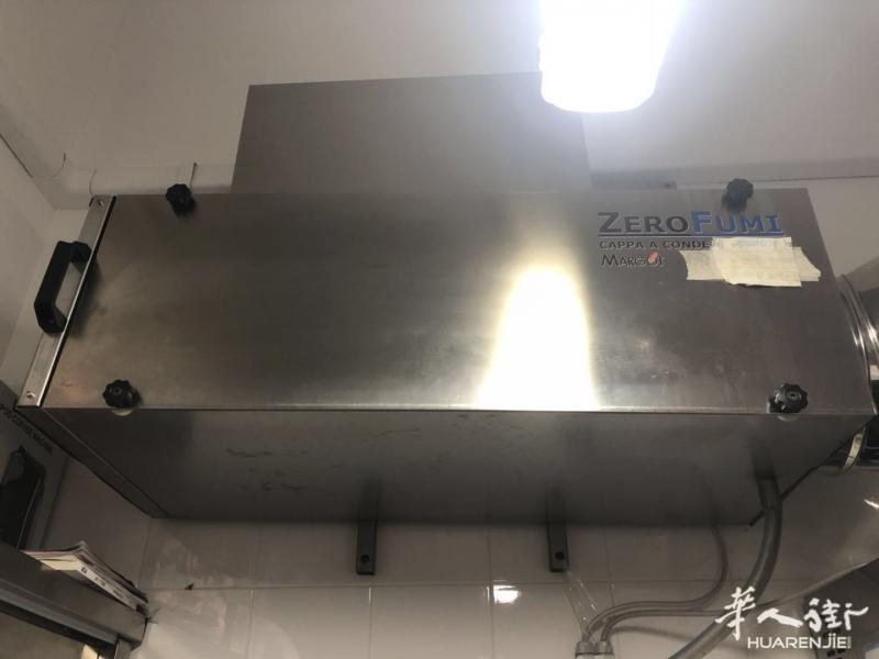 米兰小吃店九成新手设备转让，有烟囱，抽风机 3339883183