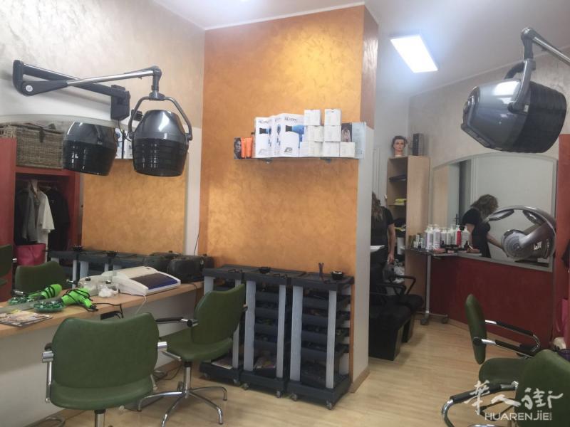 PADOVA 医院富人区 理发店 LICENZA 带墙和所有设备出售