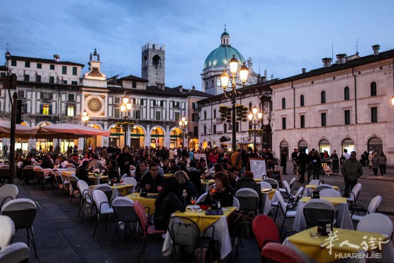PADOVA 市中心老外酒吧出售
