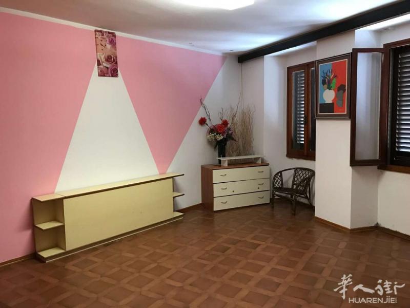 普拉托住家出租 piazza mercatale 白石头区 套房出租francesco team微信