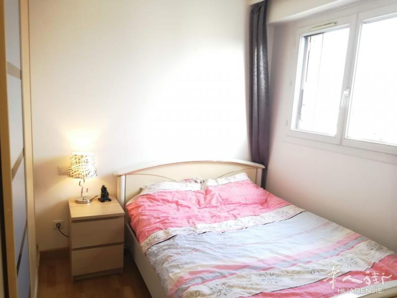 AULNAY-SOUS-BOIS 独立房间在T4套房其中 新裝修 家具。 市中心,环境一流