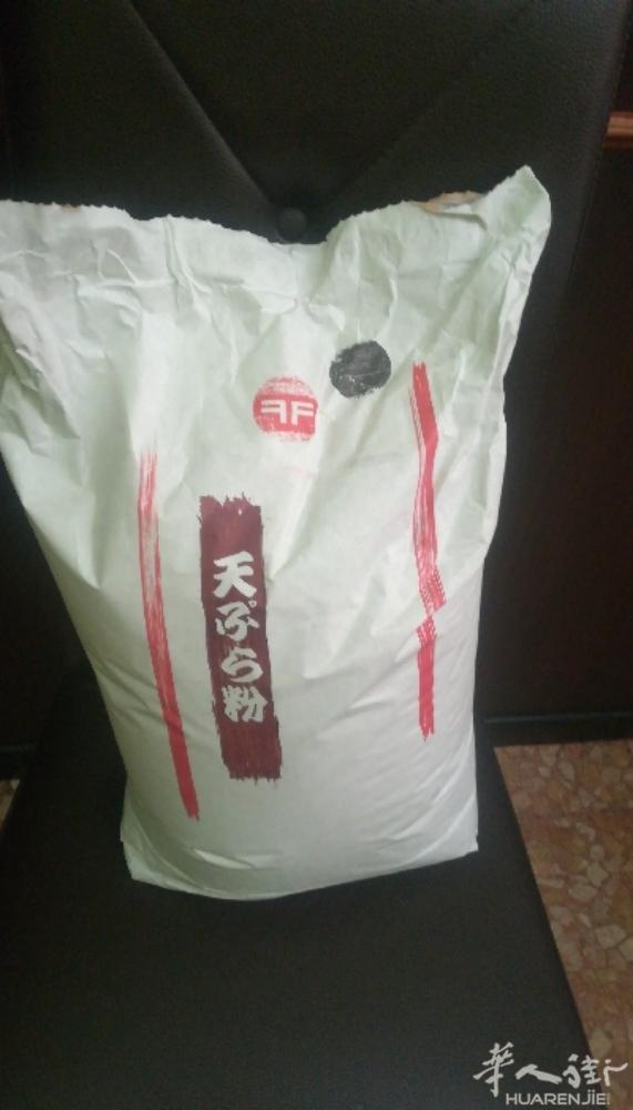 批发tempura粉一袋21欧，一袋10公斤，米兰至少6袋开始送，有需要的老板联系我电话3317166038微信同号