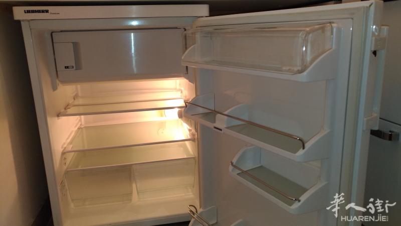 出售德国原装品牌LIEBHERR冰箱50欧