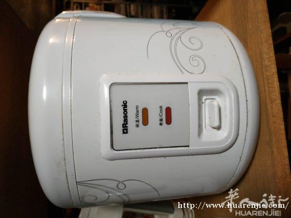 电饭㶽25免费送一个保温瓶
