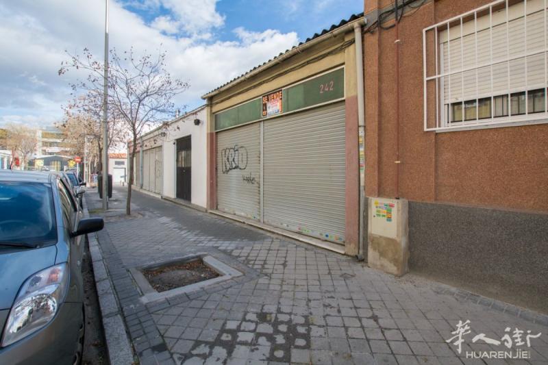马德里Barajas区Pradoluengo 商铺出售可改住家,无楼上邻居