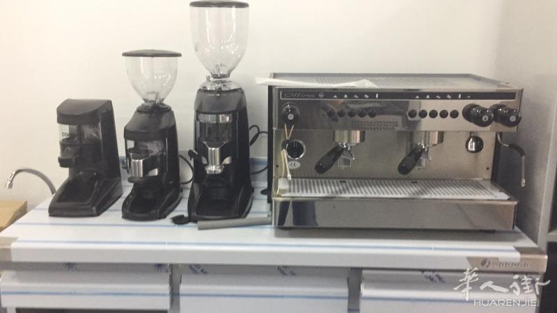 Cafetera，咖啡桌