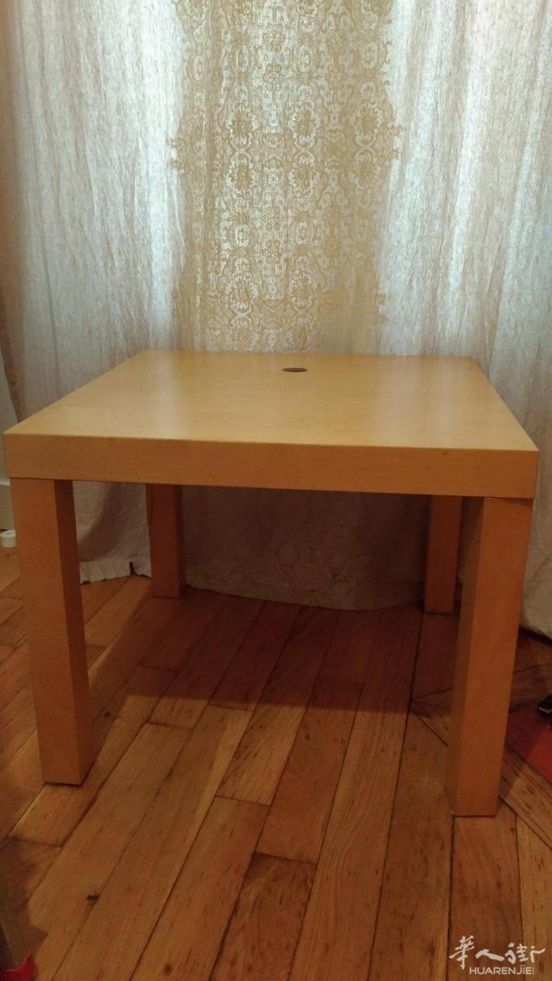 出售二手IKEA 小方桌, 小方椅 5欧元