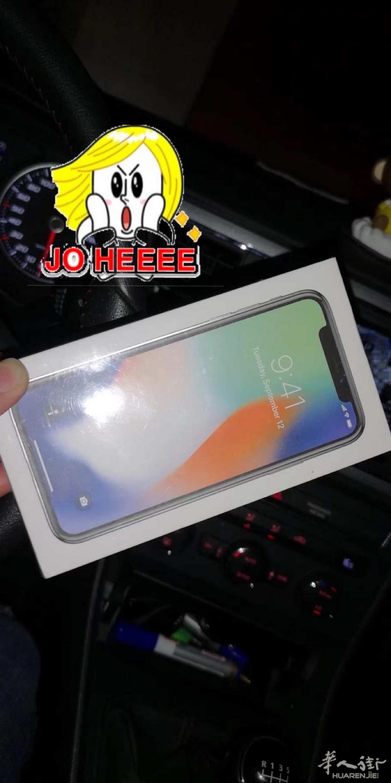 黑五特价活动，出售一台苹果x 256 GB 黑色的