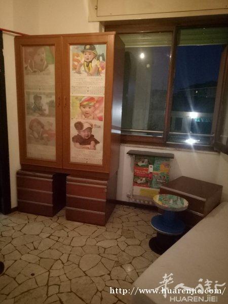 VIA.PAPOVA有单人间出租。145号，，，