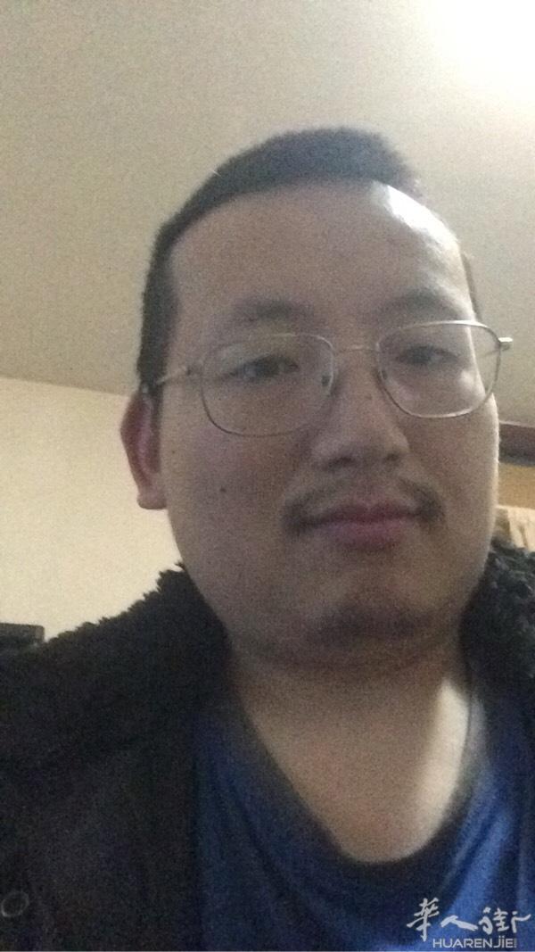 浙江青田人
37岁
身高175
我有两个儿子
一个