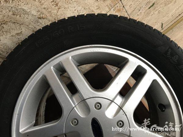出售2个 二手 Ford focus 轮胎