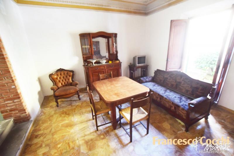 编号 11757  Francesco Coccs 提供180平方三房一厅的落地房出售 地区Quarrata