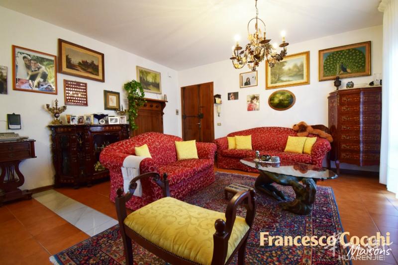 编号11788 Francesco Cocchi Maisons 提供100平方米住家出售，mezzana地区，两房一厅在三楼（中国的四楼）有电