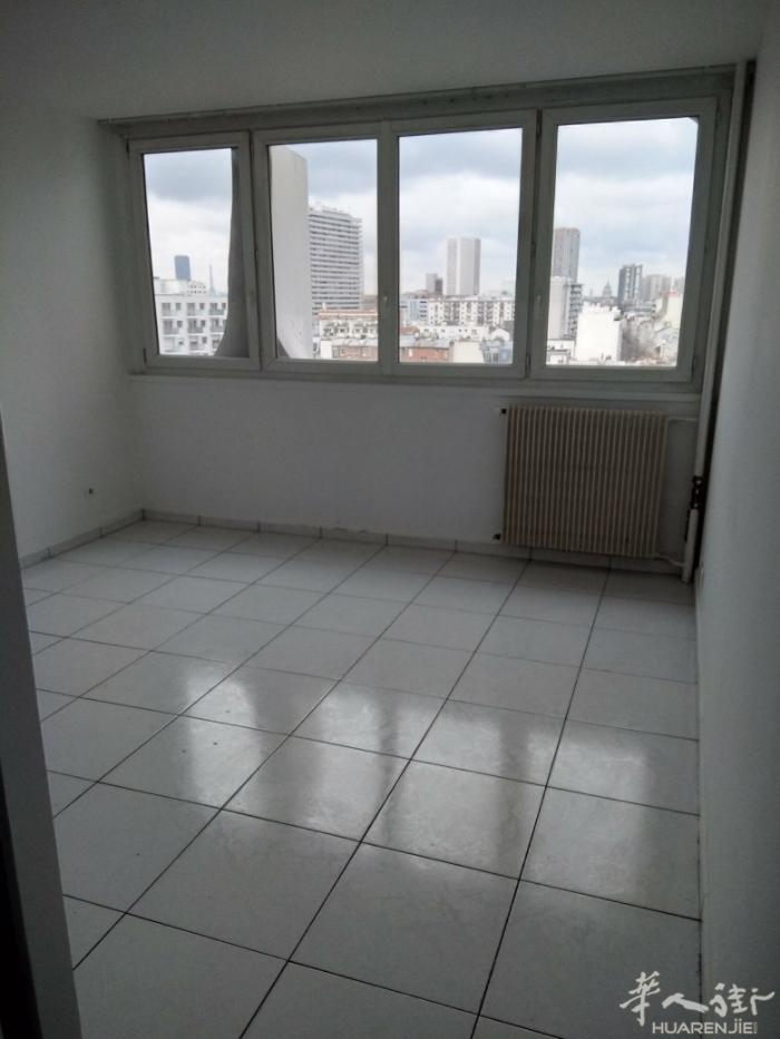 13-区近地铁​port de choisy独立单位studio24m² 家具出租950欧