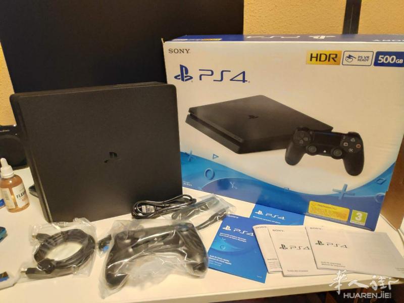 全新PS4 SLIM + FIFA19 + 最后生还者 带发票