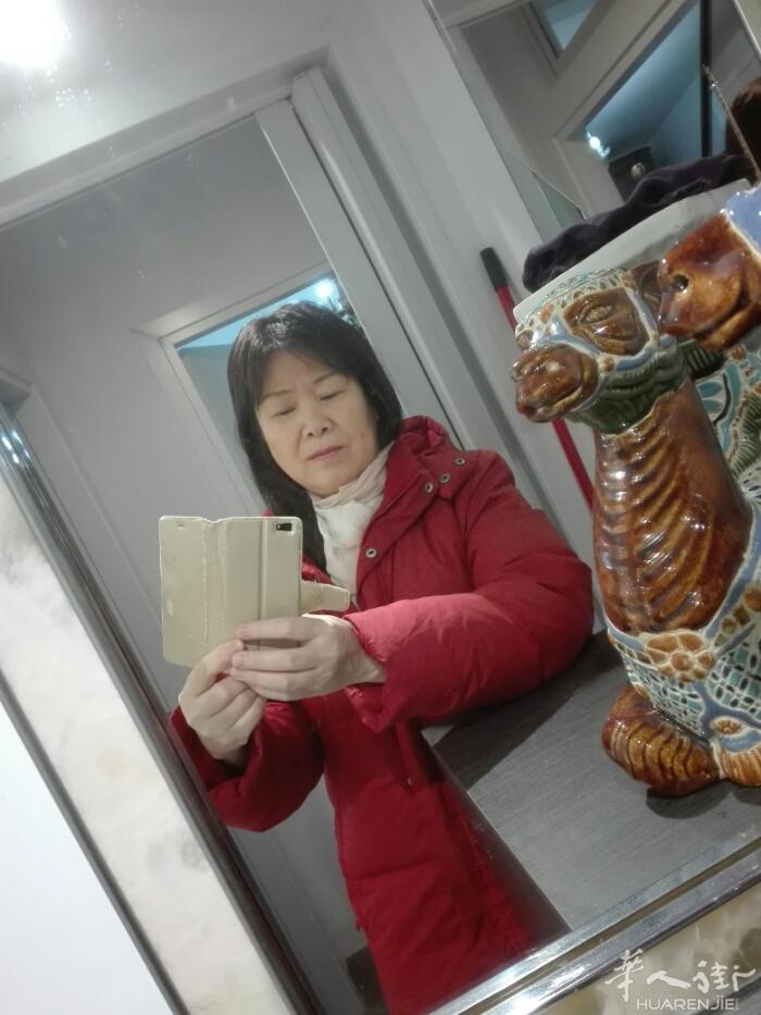 本人女单身，55,岁，北方人，在意大利一个海边城市生活，我想找一个西班牙男朋友，