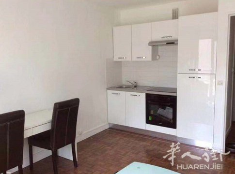 92省Courbevoie 近La defense 33平Studio