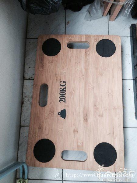 卖tapis €60，推板€5，运动机和运动气球€20，冰桶€10新，电灯放桌上€15