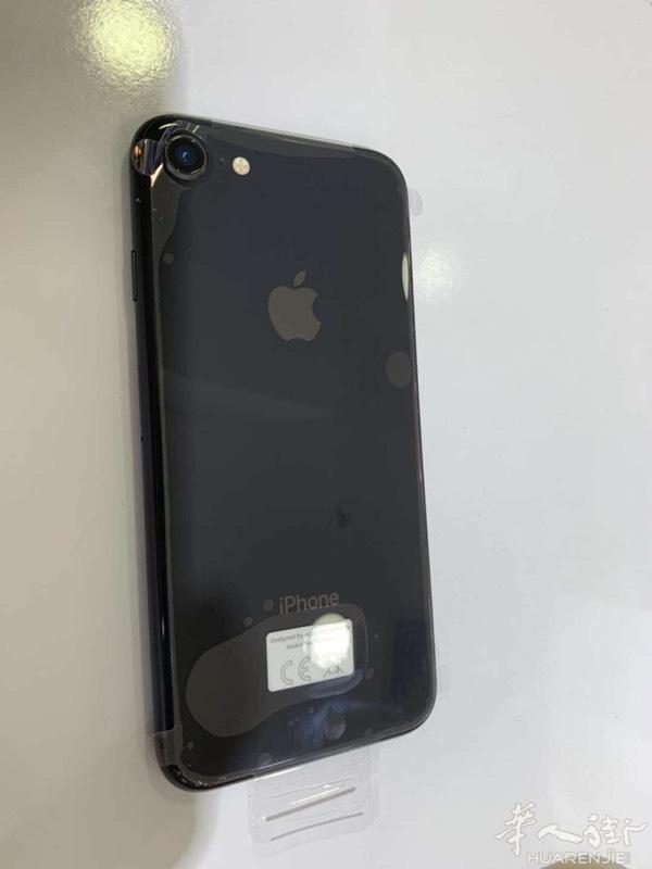 iphone 8 64GB 黑色，全新，没盒子配件