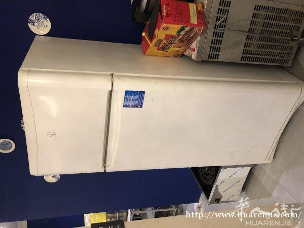 小巴黎 出售冰箱和长2m的操作台风柜