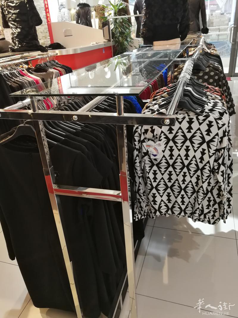 服装展示架廉价出售50欧