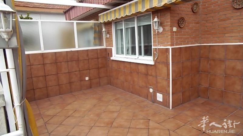 出售5卧3卫的大型别墅,位于MOSTOLES。【28万6千欧元】