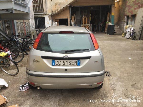 在米兰边有一辆ford focus 低价出售