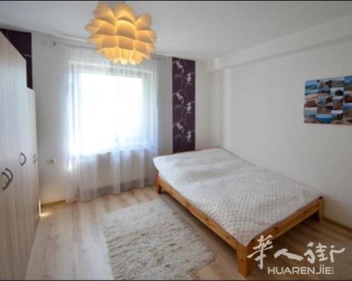 法兰克福offenbach 地铁口 一房出租wg (共2卧合租)