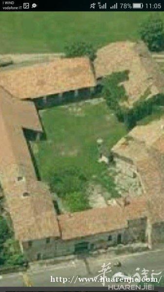 Vendo capannone, terreno edificabile 6000 mq