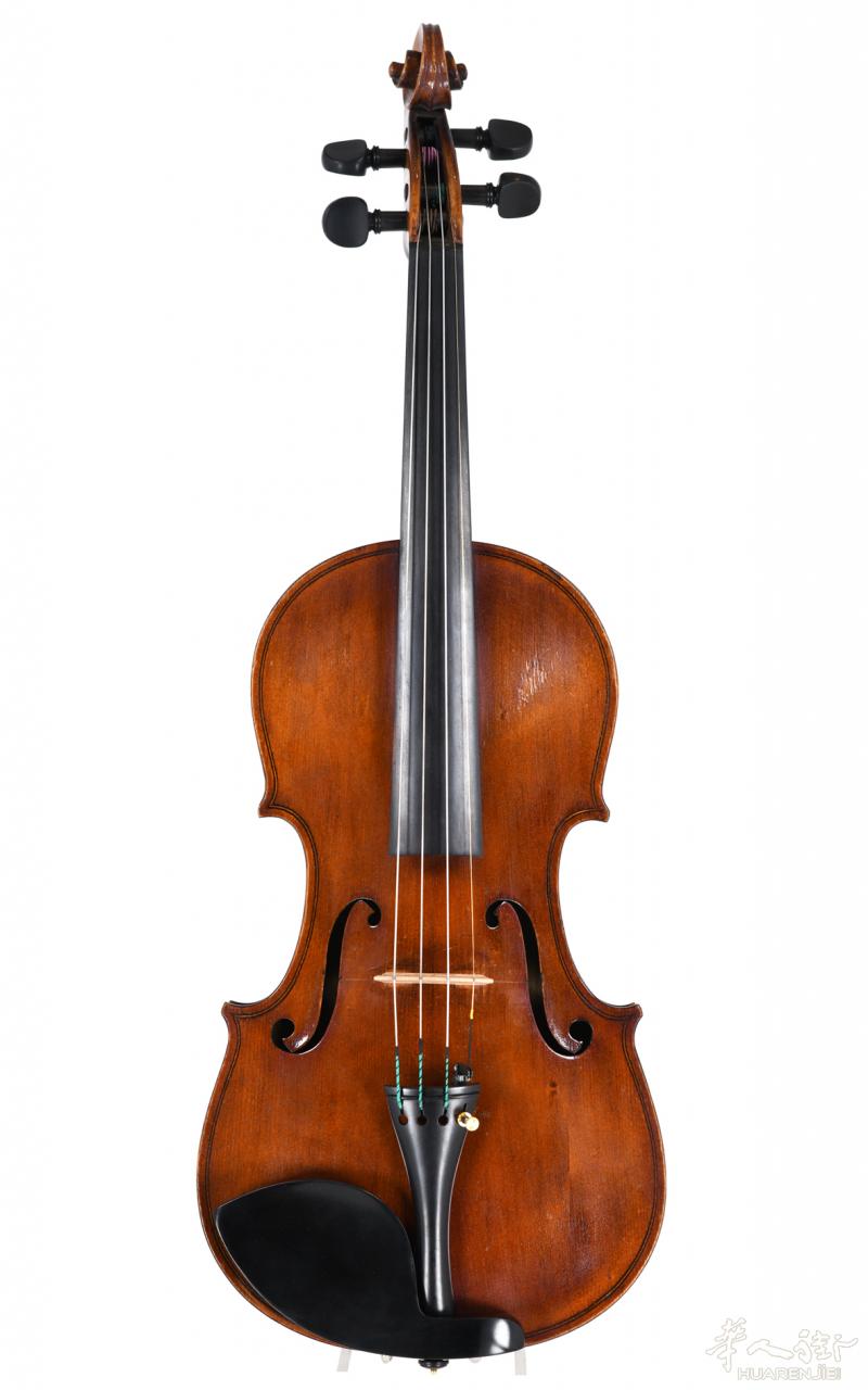 出自意大利音乐名家Raffaele Calace于1916年打造的那不勒斯(Neapel)小提琴