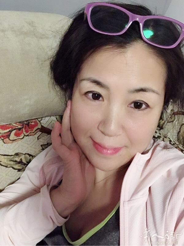 爱好摄影和旅游。喜欢朴素简单的生活方式，喜欢整理房