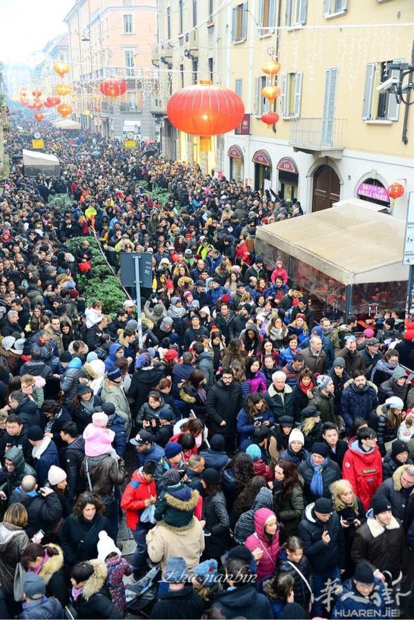 唐人街最繁华地段转让一店面 面积40平米 没有烟囱