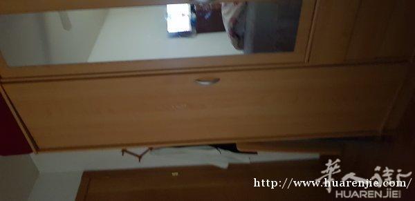 usera市政府后有房间出租·房间干净光线好,寻找工作生活有规律或女留学生入住·有意 者请来电681346893