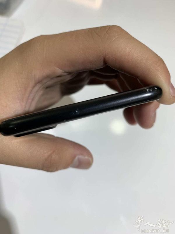 出售7Plus 128GB 磨砂黑，机子成色很好，
