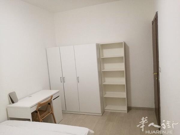 米兰 comasina 地铁口 近bovisa 校