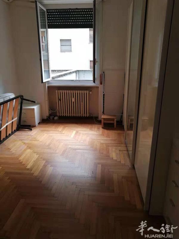 黄线lodi 地铁走路5分钟 via friuli