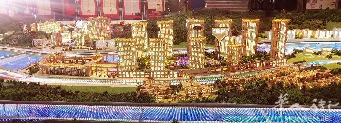 幸福堂城市广场位于浙江省温州市文成县内，环境优美、依山傍水、得天独厚的地理位置，