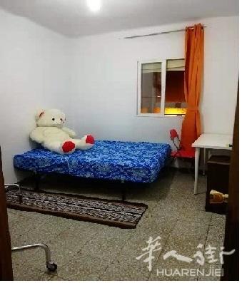 Usera 温州商场 正对面 大房间出租