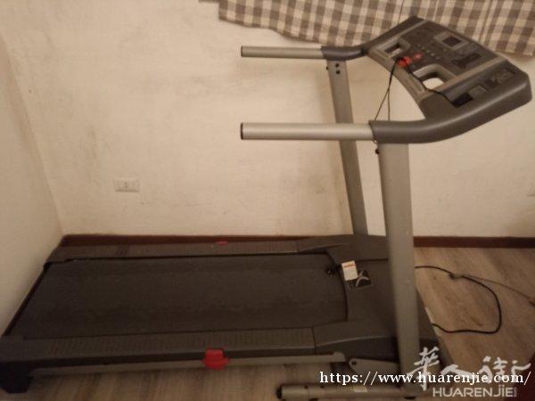 出售一台跑步机